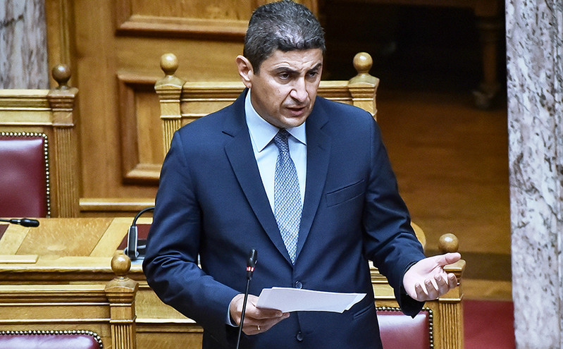 Κατατέθηκε τροπολογία για την επαγγελματική διαιτησία από τον Λευτέρη Αυγενάκη