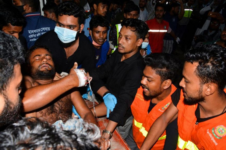 Μπανγκλαντές: Τουλάχιστον 16 νεκροί από πυρκαγιά σε εγκατάσταση αποθήκευσης εμπορευματοκιβωτίων