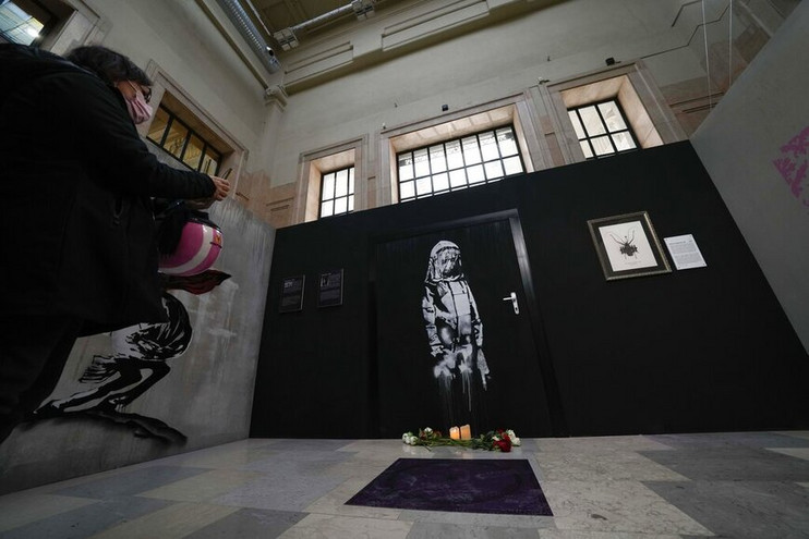 Γαλλία: Δικάζονται οι οκτώ που κατηγορούνται για την κλοπή έργου του Banksy από το Μπατακλάν