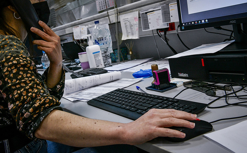 Ψηφιακό «μάτι» στο πελατολόγιο των επαγγελματιών αποκτά η εφορία