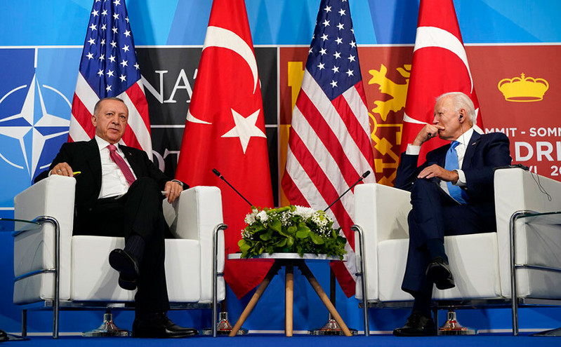 Συνάντηση Μπάιντεν &#8211; Ερντογάν: «Ευχαριστώ» από τον πρόεδρο των ΗΠΑ για τη συμφωνία με Φινλανδία και Σουηδία
