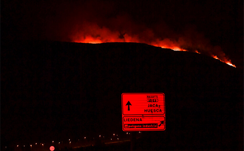 Ισπανία: Τεράστιες φωτιές από τον ακραίο καύσωνα &#8211; Στάχτη χιλιάδες στρέμματα δάσους