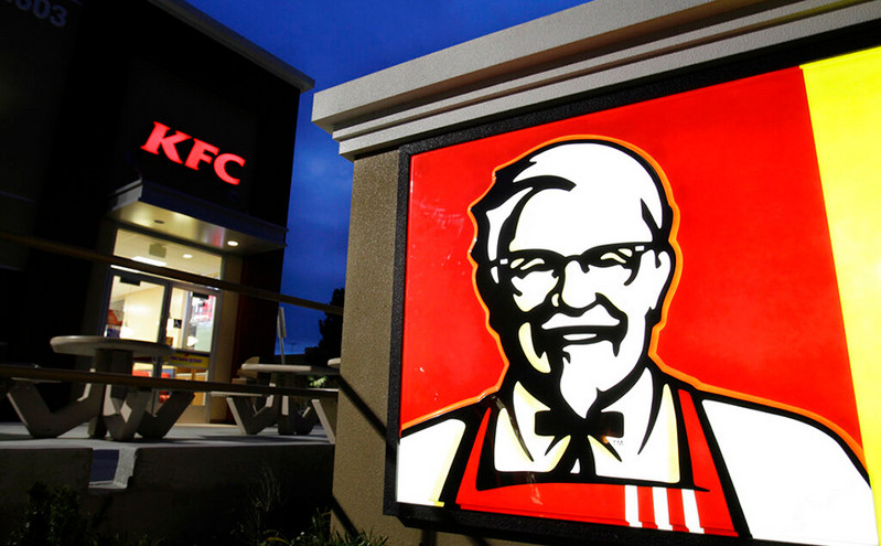Λάχανο-gate στην Αυστραλία: Εθνική «κρίση» με τα KFC που αντικατέστησαν το μαρούλι στα χάμπουργκερ