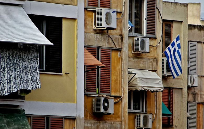 Σχέδιο «θερμοστάτης»: Bonus σε νοικοκυριά και δημόσιο για την οικονομία στο ρεύμα