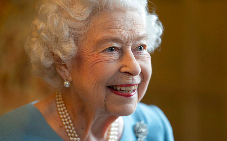Ο βρετανικός Τύπος για τον θάνατο της βασίλισσας Ελισάβετ: Τι γράφουν και οι φωτογραφίες που επέλεξαν