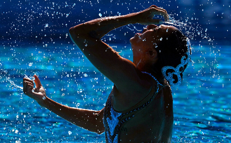 Αθλήτρια λιποθύμησε στο νερό στο Παγκόσμιο Πρωτάθλημα Υγρού Στίβου – Συγκλονιστικές εικόνες