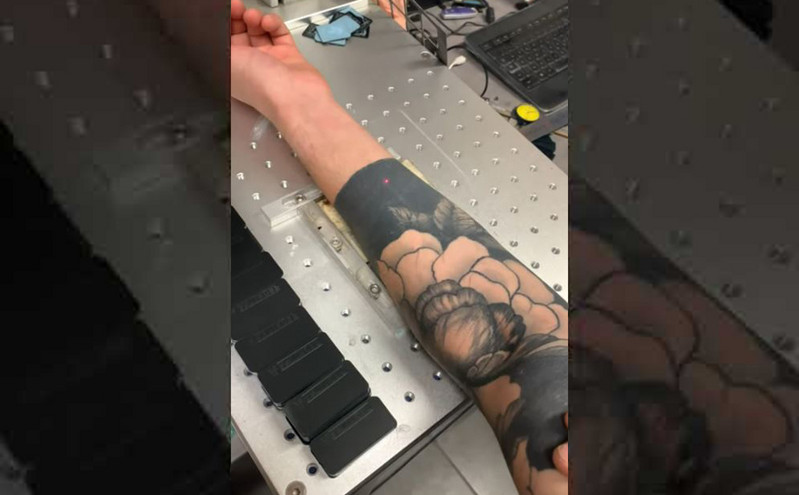 Το πιο γρήγορο σχέδιο σε τατουάζ που έχετε δει