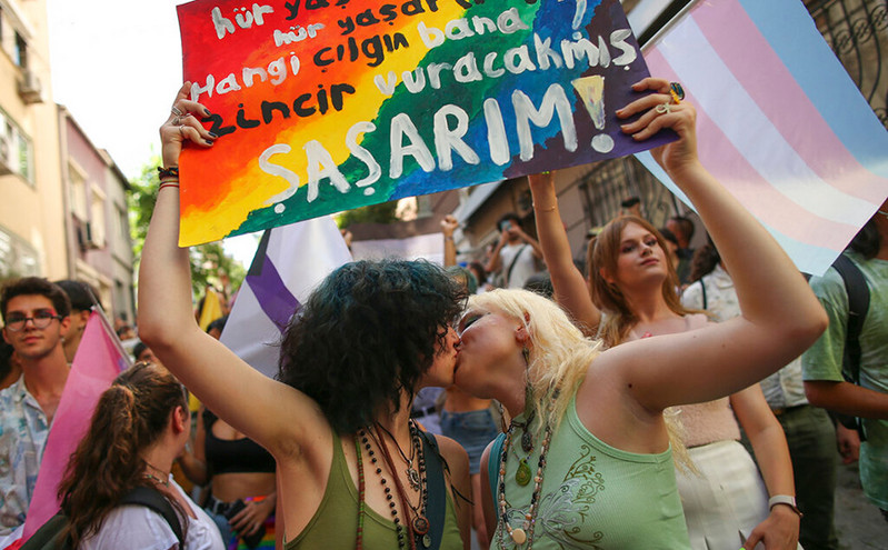 Κωνσταντινούπολη: Ένταση και εκατοντάδες συλλήψεις στην πορεία ΛΟΑΤΚΙ+
