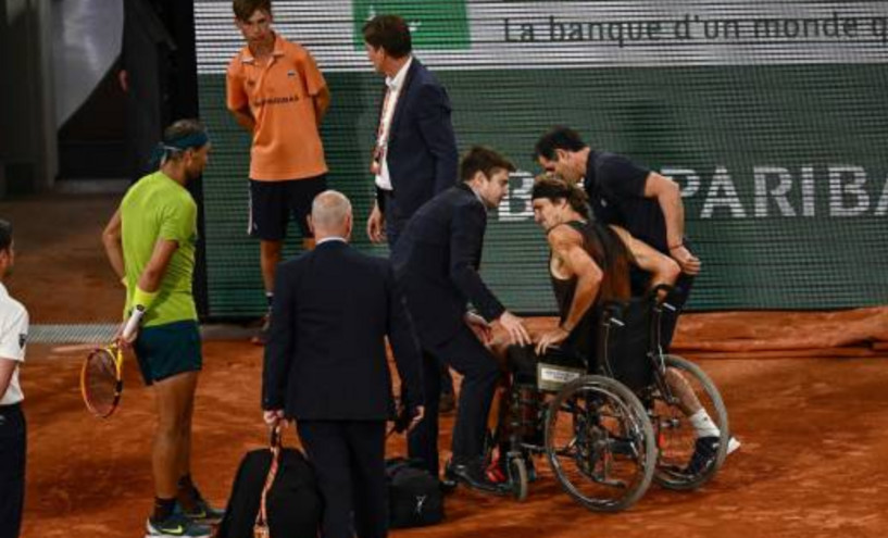 Roland Garros: Σοκαριστικός τραυματισμός του Ζβέρεφ &#8211; Αποχώρησε με καροτσάκι