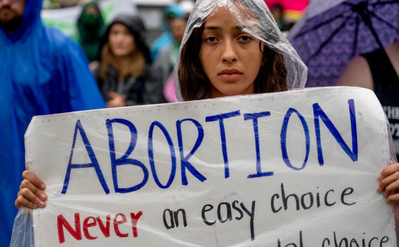 Λευκός Οίκος: Χιλιάδες διαδηλωτές φώναξαν «Μπάιντεν ξύπνα» &#8211; Ζήτησαν να προστατευθεί το δικαίωμα στην άμβλωση