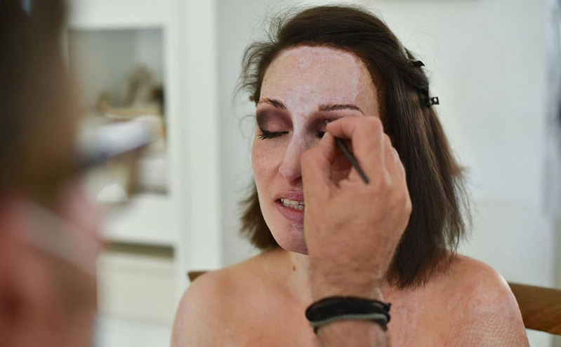 Μια κούκλα η Ιωάννα Παλιοσπύρου – Αφέθηκε στα χέρια του make up artist και το αποτέλεσμα είναι εντυπωσιακό
