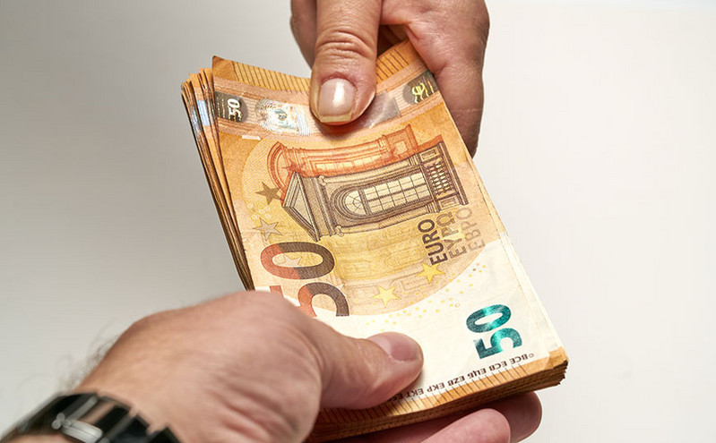 Εφορία: Ο «λογαριασμός» του ΕΝΦΙΑ φρέναρε τις άμεσες επιστροφές φόρου εισοδήματος