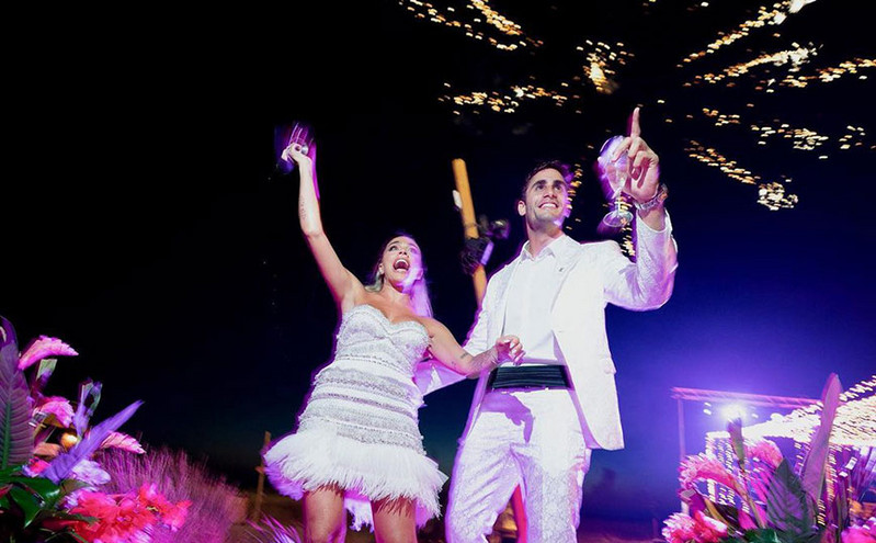 Κόνι Μεταξά &#8211; Μάριος Καπότσης: Νέες φωτογραφίες από το γάμο τους &#8211; «Το μεγαλύτερο πάρτι της ζωής μας»