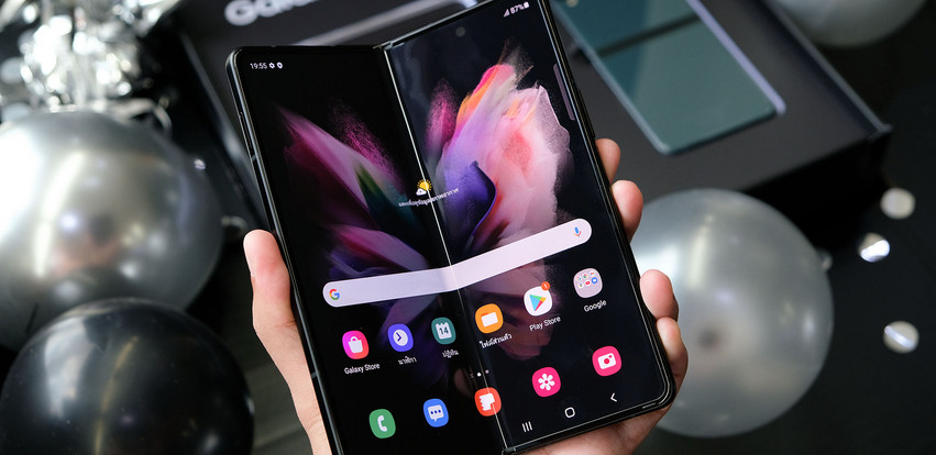 Είναι τα πτυσσόμενα τηλέφωνα το αύριο των smartphones;