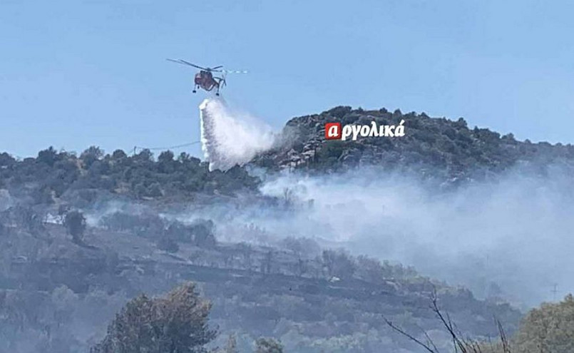 Φωτιά στην Αργολίδα: Καίει κοντά σε κατοικημένες περιοχές, εκκενώθηκε ξενοδοχείο