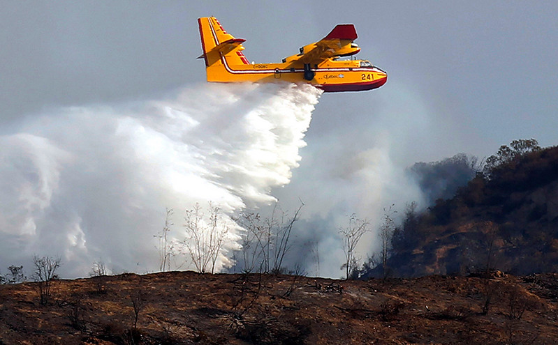 Κομισιόν: Το «ευχαριστώ» στην Ελλάδα που έστειλε αεροσκάφη στις φωτιές στη Πορτογαλία