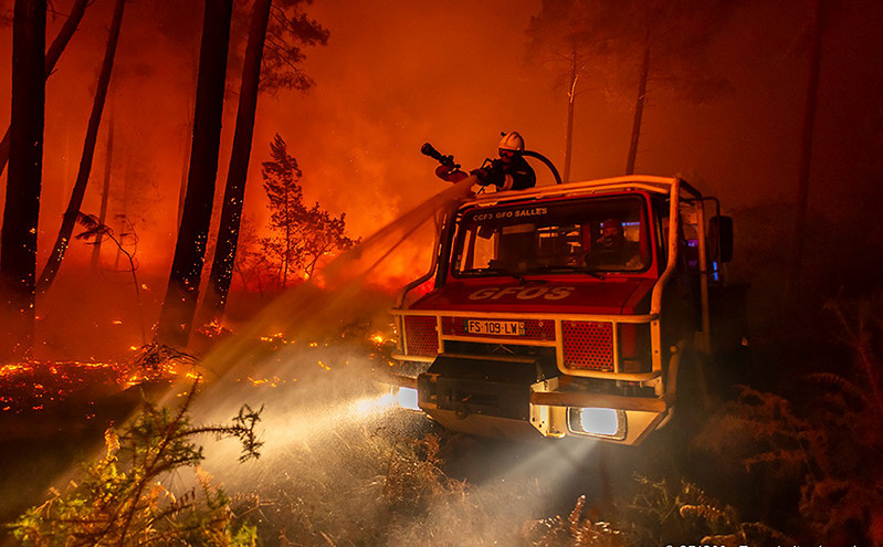 Φωτιές στη Γαλλία: Στο πλευρό της χώρας η Ευρώπη &#8211; Στέλνει εκατοντάδες πυροσβέστες