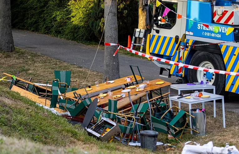 Ολλανδία: Ο οδηγός του φορτηγού έχασε τον έλεγχο του οχήματος &#8211; Τρεις νεκροί, πολλοί τραυματίες