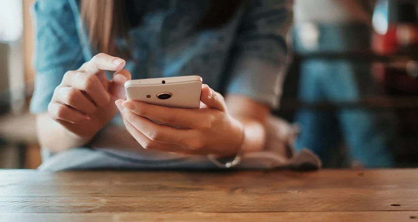 Λάρισα: Τον γνώρισε μέσω social media, τον φιλοξένησε κι εκείνος της άρπαξε τα κοσμήματα, κατήγγειλε 38χρονη
