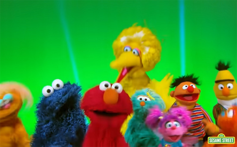 Το HBO Max «σβήνει» σχεδόν 200 επεισόδια του «Sesame Street» χωρίς σαφή λόγο