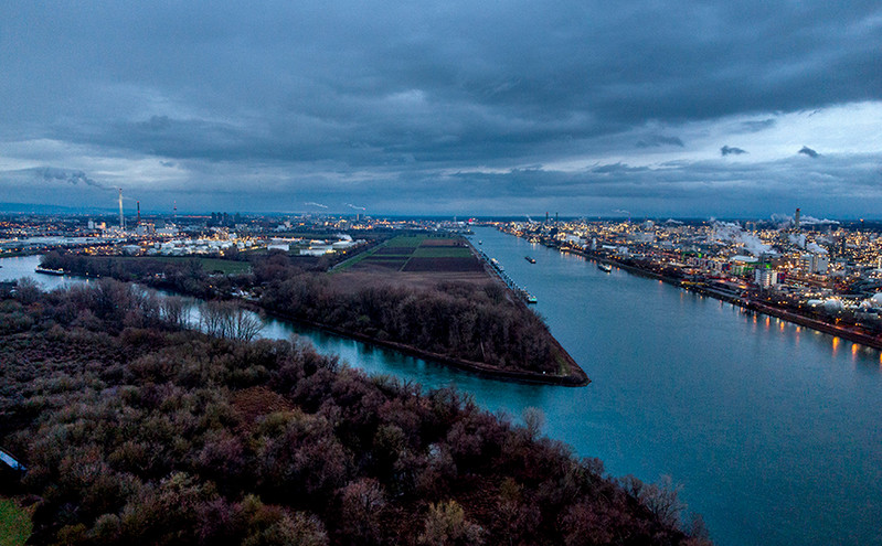 Η ξηρασία «χτύπησε» τον ποταμό Ρήνο: Έπεσε η στάθμη του