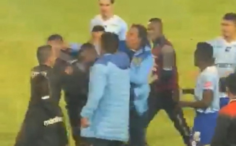 Εκουαδόρ: Προπονητής γρονθοκόπησε διαιτητή για ένα πέναλτι &#8211; Δείτε βίντεο