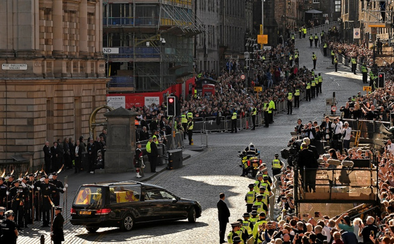 Βασίλισσα Ελισάβετ: Η σορός επέστεψε στο παλάτι του Μπάκιγχαμ