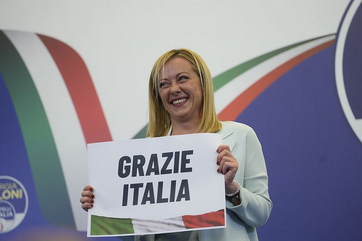 Εκλογές στην Ιταλία &#8211; Τζόρτζια Μελόνι: Η άκρα δεξιά στην Ευρώπη πανηγυρίζει