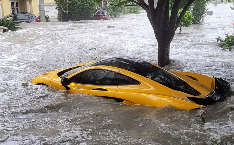 Φλόριντα: Ο κυκλώνας κατέστρεψε McLaren αξίας 1 εκατ. δολαρίων – «Πνίγηκε» από τα νερά