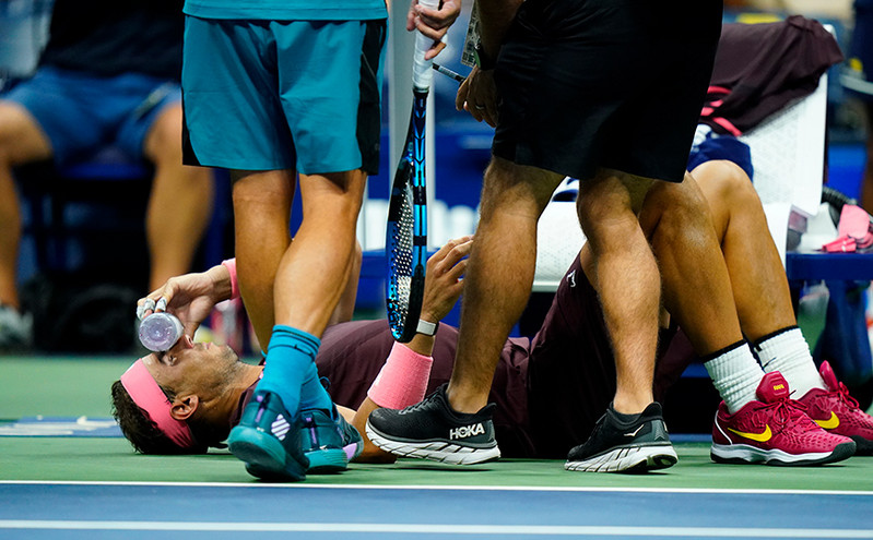 Ράφα Ναδάλ: Παράξενο ατύχημα στο US Open – Τραυματίστηκε στη μύτη με τη ρακέτα του