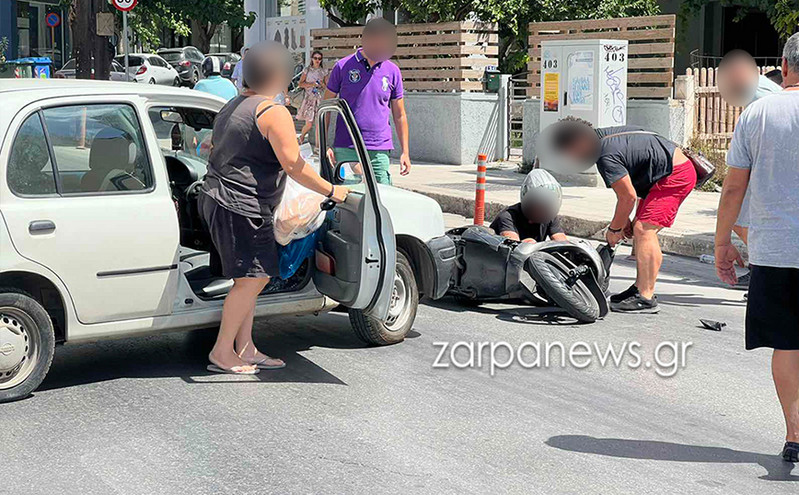 Αυτοκίνητο συγκρούστηκε με μηχανάκι στα Χανιά – Δείτε φωτογραφίες