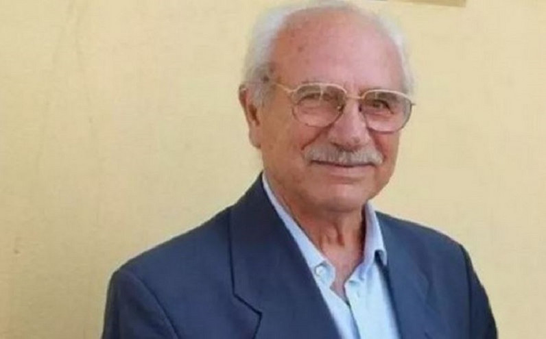 Ηράκλειο: 88χρονος αποφοίτησε από το Πανεπιστήμιο Κρήτης και τιμήθηκε από τον πρύτανη