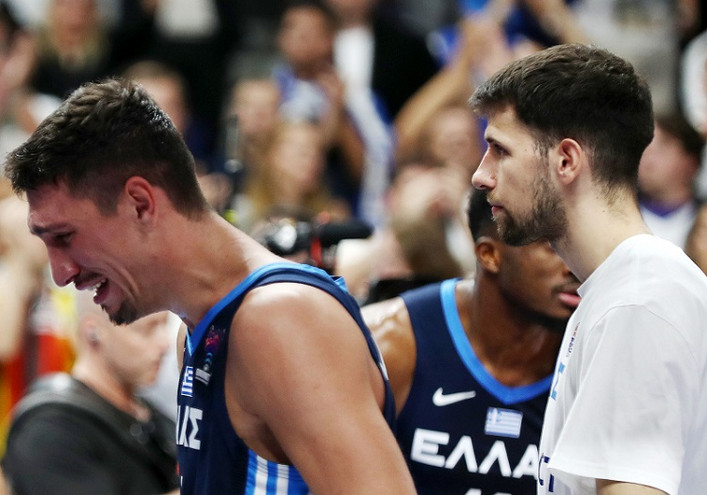 Εθνική Ελλάδας μπάσκετ: Απαρηγόρητοι οι Γιαννούλης Λαρεντζάκης και Κώστας Αντετοκούνμπο ξέσπασαν σε κλάματα