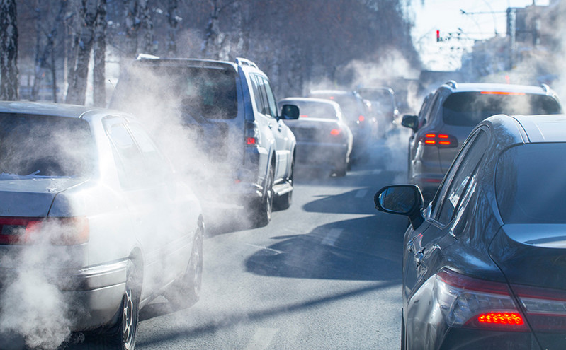 Η ρύπανση του αέρα αυξάνει τον κίνδυνο άνοιας και εγκεφαλικού