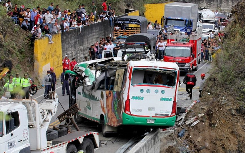 Κολομβία: Τουλάχιστον 20 νεκροί και 15 τραυματίες σε δυστύχημα με λεωφορείο