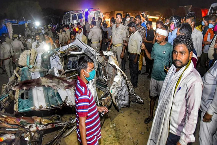 Ινδία: Όχημα με προσκυνητές έπεσε σε λίμνη &#8211; Τουλάχιστον 26 νεκροί