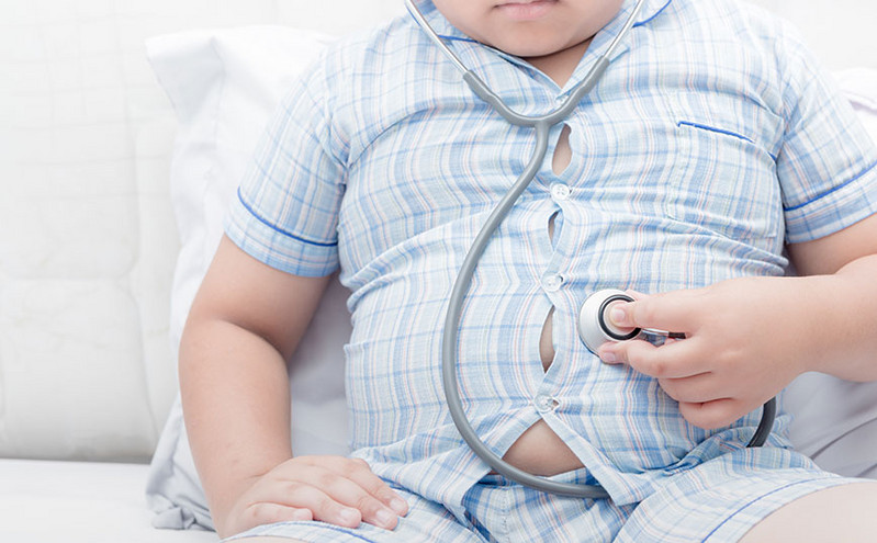 Το 53% των παχύσαρκων παιδιών έχει ΜΑΛΝΗ &#8211; Τι είναι η συσσώρευση λίπους στο συκώτι που θεραπεύεται δύσκολα