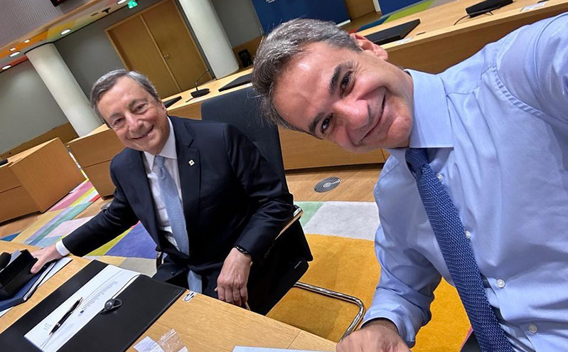Selfie Μητσοτάκη &#8211; Ντράγκι: «Είναι ένας πραγματικός Ευρωπαίος ηγέτης»