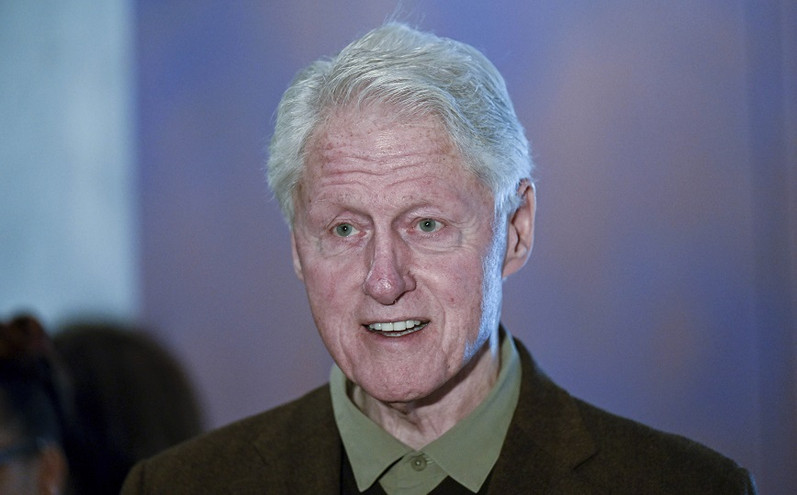 Μπιλ Κλίντον: Με κορονοϊό ο πρώην πρόεδρος των ΗΠΑ