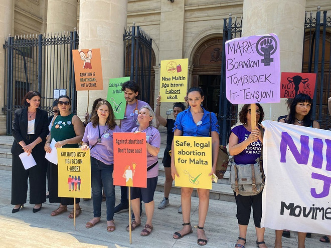 Μάλτα: Νομοσχέδιο αμβλύνει την αυστηρή απαγόρευση της άμβλωσης
