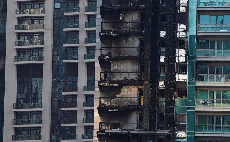 Στις φλόγες κτήριο 35 ορόφων στο Ντουμπάι