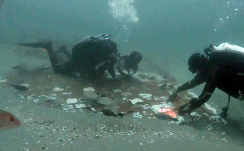 Δύτες βρήκαν στον βυθό του Ατλαντικού τμήμα του κατεστραμμένου διαστημικού λεωφορείου Challenger της NASA