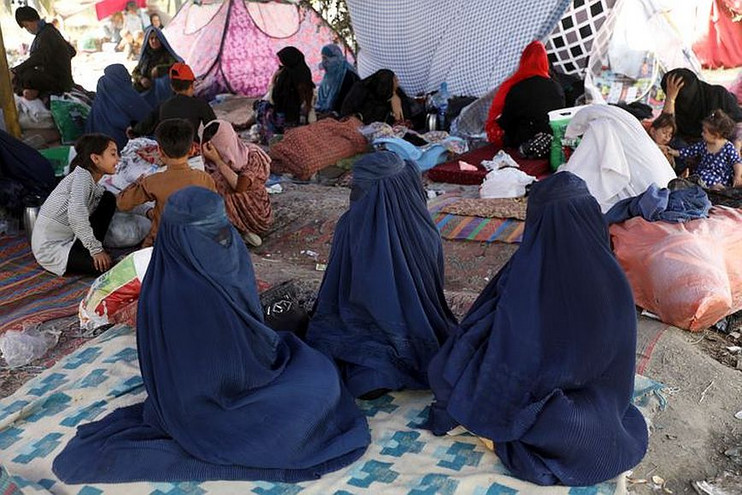 Αφγανιστάν: Τέσσερις ΜΚΟ διέκοψαν τη δραστηριότητά τους μετά την απόφαση των Ταλιμπάν να μην εργάζονται γυναίκες