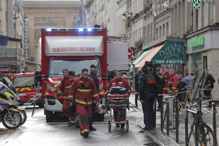 Συνταξιούχος μηχανοδηγός και γνωστός των Αρχών ο άνδρας που άνοιξε πυρ στο Παρίσι – «Βλέπουν» ρατσιστικά κίνητρα