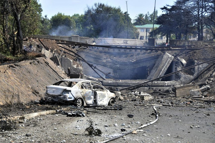 Νότια Αφρική: Στους 15 οι νεκροί από την έκρηξη βυτιοφόρου στο Γιοχάνεσμπουργκ