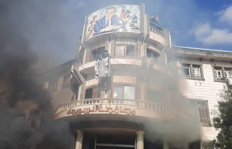 Συρία: Επίθεση στο γραφείο του κυβερνήτη στην Σουέιντα &#8211; Ακούστηκαν πυροβολισμοί