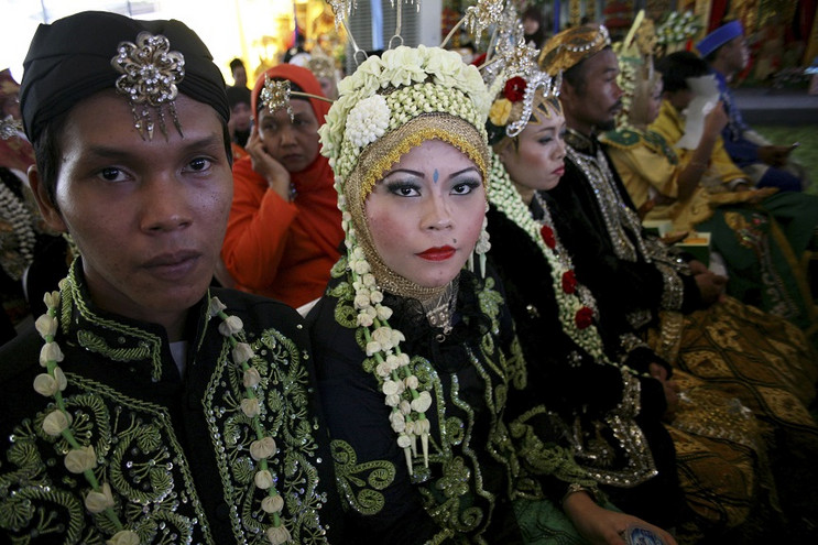 Ινδονησία: Εγκρίθηκε νόμος που κρίνει παράνομο το σεξ εκτός γάμου και τη συμβίωση ανύπαντρων ζευγαριών