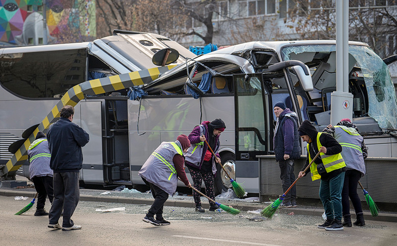Ρουμανία: Μια τυρόπιτα και μια τροφική δηλητηρίαση «έσωσε» τον δεύτερο οδηγό του μοιραίου λεωφορείου