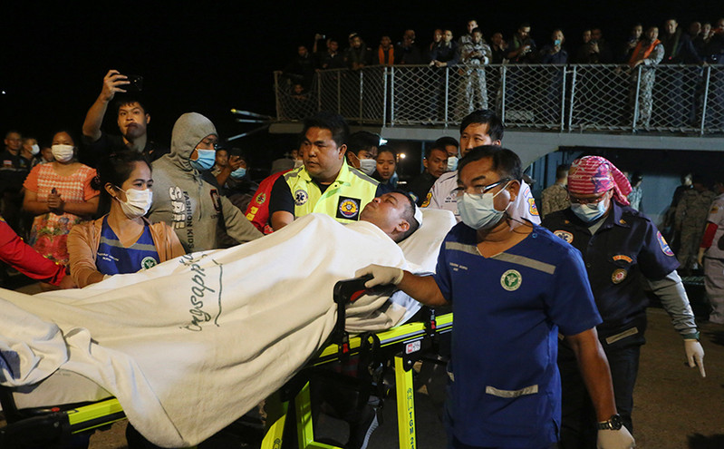 Ζωντανός ναύτης στην κορβέτα που βυθίστηκε στην Ταϊλάνδη &#8211; Αγνοούνται άλλοι 29