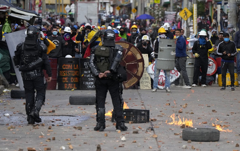 Κολομβία: Τουλάχιστον 28 σεξουαλικές επιθέσεις διαπράχθηκαν από αστυνομικούς στις διαδηλώσεις του 2021